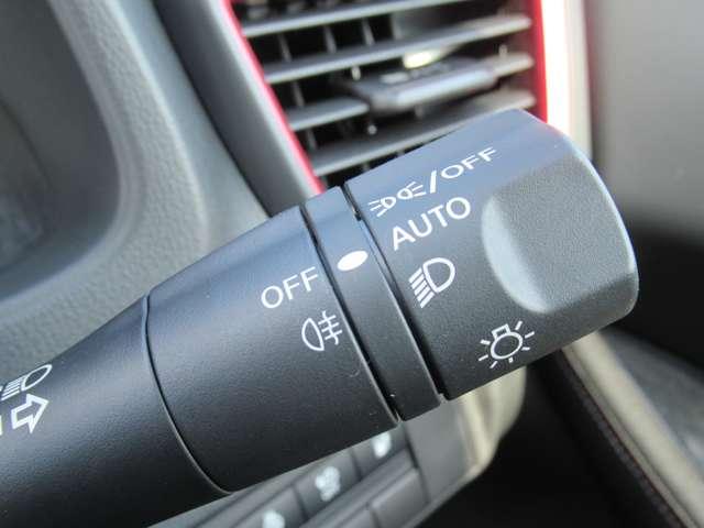 リーフ ニスモ メーカーナビ 寒冷地仕様 プロパイロット シートヒーター アラウンドビュー スマートルームミラー LEDライト ETC プロパイロットパーキング(10枚目)