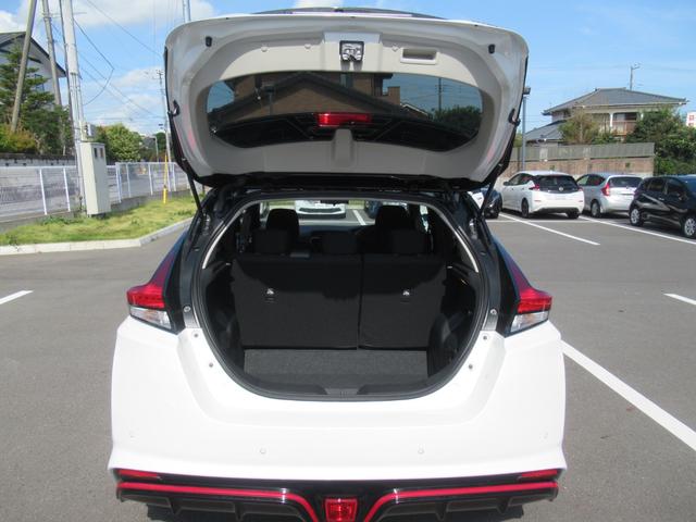 リーフ ニスモ メーカーナビ 寒冷地仕様 プロパイロット シートヒーター アラウンドビュー スマートルームミラー LEDライト ETC プロパイロットパーキング(31枚目)