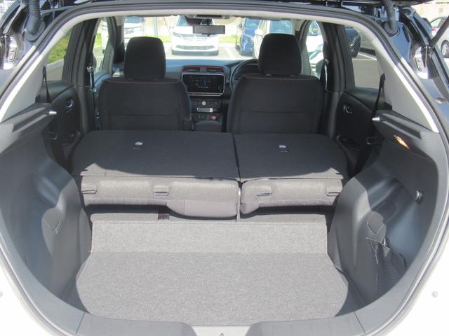 リーフ ニスモ メーカーナビ 寒冷地仕様 プロパイロット シートヒーター アラウンドビュー スマートルームミラー LEDライト ETC プロパイロットパーキング(33枚目)