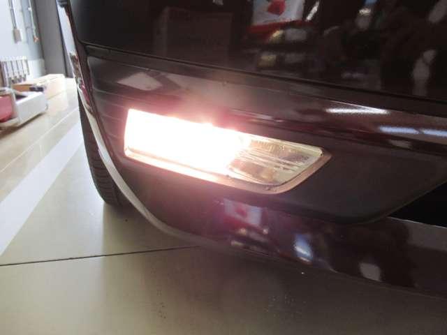 ノート ｅ－パワー　メダリスト　１年保証付き　純正ナビ　バックカメラ　プレミアムホワイトインテリア　社外前後ドラレコ　ＬＥＤヘッドライト　ＥＴＣ　オートエアコン　衝突被害軽減ブレーキ（5枚目）