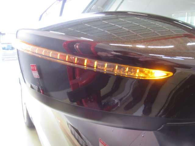 ノート ｅ－パワー　メダリスト　１年保証付き　純正ナビ　バックカメラ　プレミアムホワイトインテリア　社外前後ドラレコ　ＬＥＤヘッドライト　ＥＴＣ　オートエアコン　衝突被害軽減ブレーキ（6枚目）