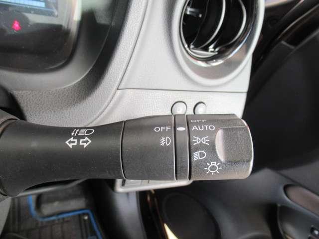 ノート ｅ－パワー　メダリスト　１年保証付き　純正ナビ　バックカメラ　プレミアムホワイトインテリア　社外前後ドラレコ　ＬＥＤヘッドライト　ＥＴＣ　オートエアコン　衝突被害軽減ブレーキ（16枚目）