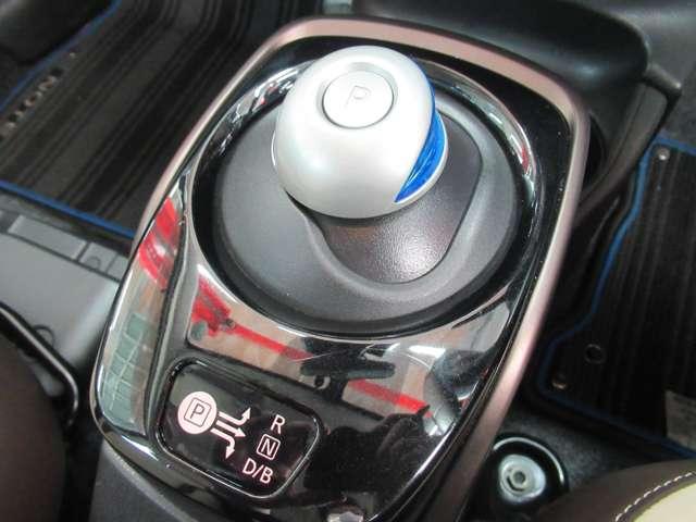 ノート ｅ－パワー　メダリスト　１年保証付き　純正ナビ　バックカメラ　プレミアムホワイトインテリア　社外前後ドラレコ　ＬＥＤヘッドライト　ＥＴＣ　オートエアコン　衝突被害軽減ブレーキ（19枚目）