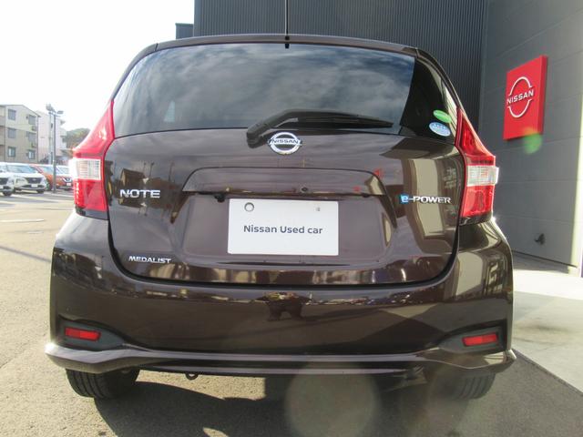 ノート ｅ－パワー　メダリスト　１年保証付き　純正ナビ　バックカメラ　プレミアムホワイトインテリア　社外前後ドラレコ　ＬＥＤヘッドライト　ＥＴＣ　オートエアコン　衝突被害軽減ブレーキ（40枚目）