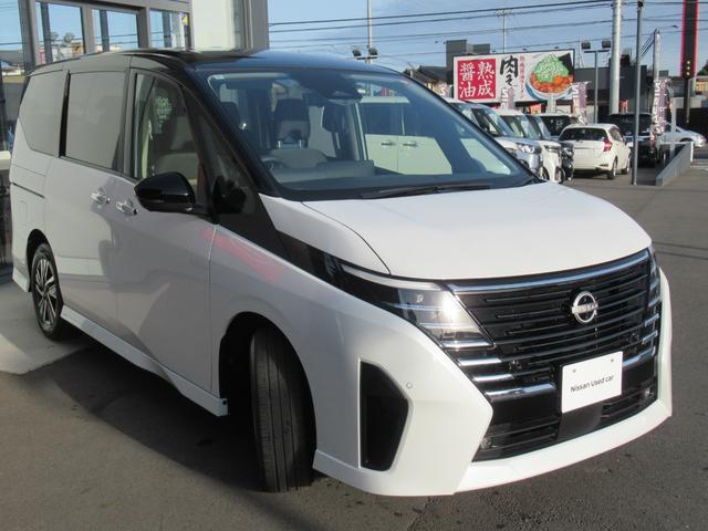 セレナ e-パワー ハイウェイスターV メーカーデカナビ 後席モニター プロパイロット アラウンドビュー 両側オート LEDヘッドライト スマートルームミラー 前後ドラレコ SOSコール(3枚目)