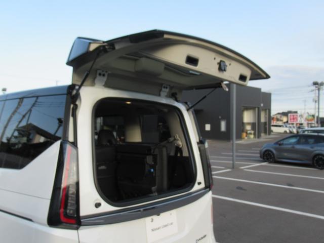 セレナ e-パワー ハイウェイスターV メーカーデカナビ 後席モニター プロパイロット アラウンドビュー 両側オート LEDヘッドライト スマートルームミラー 前後ドラレコ SOSコール(55枚目)