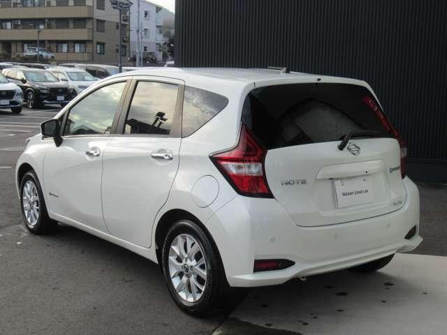 ノート ｅ－パワー　Ｘ　Ｖセレクション　純正ナビ　アラウンドビュー　ＬＥＤヘッドライト　スマートルームミラー　１年保証付き　ＥＴＣ　純正１５インチアルミ　オートエアコン　衝突被害軽減ブレーキ（2枚目）