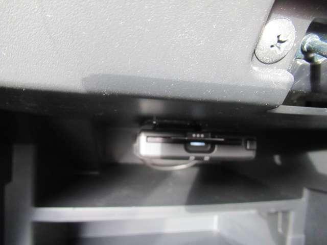 ノート ｅ－パワー　Ｘ　Ｖセレクション　純正ナビ　アラウンドビュー　ＬＥＤヘッドライト　スマートルームミラー　１年保証付き　ＥＴＣ　純正１５インチアルミ　オートエアコン　衝突被害軽減ブレーキ（13枚目）