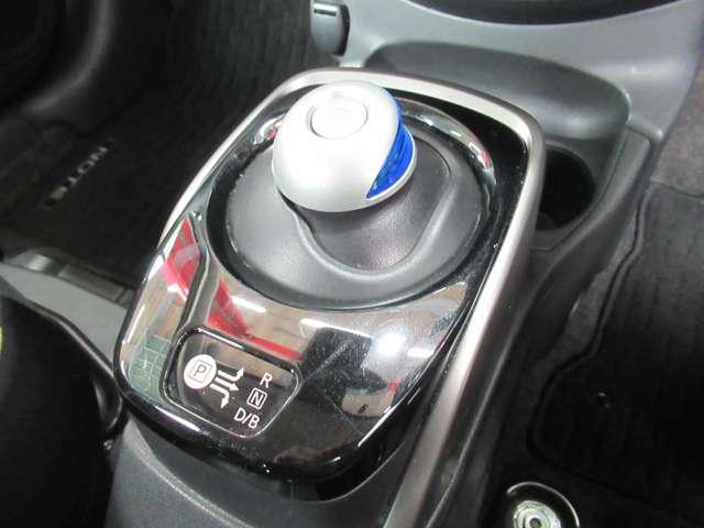 ノート ｅ－パワー　Ｘ　Ｖセレクション　純正ナビ　アラウンドビュー　ＬＥＤヘッドライト　スマートルームミラー　１年保証付き　ＥＴＣ　純正１５インチアルミ　オートエアコン　衝突被害軽減ブレーキ（16枚目）