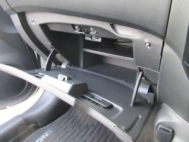 ノート ｅ－パワー　Ｘ　Ｖセレクション　純正ナビ　アラウンドビュー　ＬＥＤヘッドライト　スマートルームミラー　１年保証付き　ＥＴＣ　純正１５インチアルミ　オートエアコン　衝突被害軽減ブレーキ（24枚目）