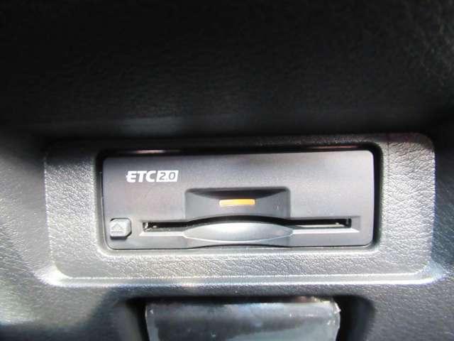 ノート Ｘ　メーカーナビ　アラウンドビュー　ＬＥＤヘッドライト　スマートルームミラー　当社試乗車アップ　ＳＯＳコール　ＥＴＣ２．０　ドラレコ　ハンズフリー充電（6枚目）