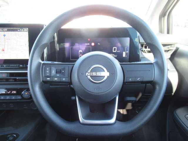 ノート Ｘ　メーカーナビ　アラウンドビュー　ＬＥＤヘッドライト　スマートルームミラー　当社試乗車アップ　ＳＯＳコール　ＥＴＣ２．０　ドラレコ　ハンズフリー充電（14枚目）