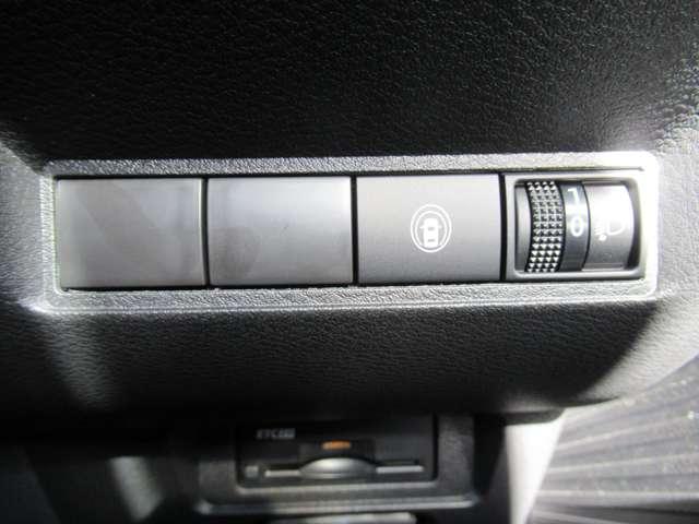 ノート Ｘ　メーカーナビ　アラウンドビュー　ＬＥＤヘッドライト　スマートルームミラー　当社試乗車アップ　ＳＯＳコール　ＥＴＣ２．０　ドラレコ　ハンズフリー充電（19枚目）