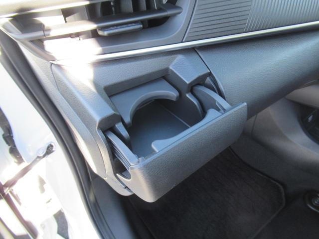 ノート Ｘ　メーカーナビ　アラウンドビュー　ＬＥＤヘッドライト　スマートルームミラー　当社試乗車アップ　ＳＯＳコール　ＥＴＣ２．０　ドラレコ　ハンズフリー充電（28枚目）