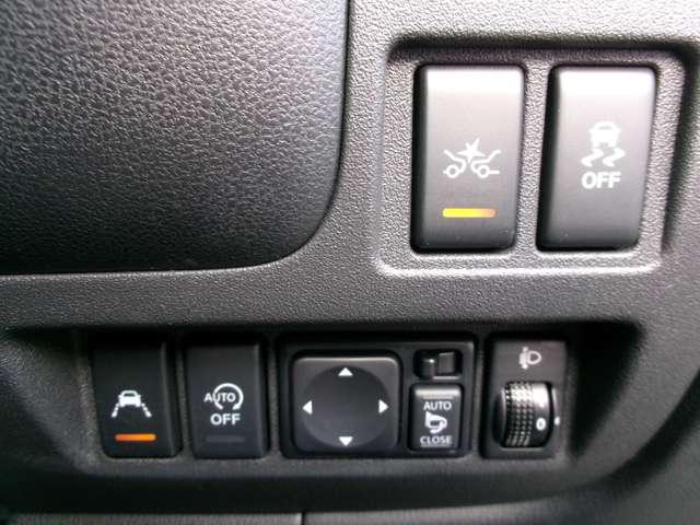 マーチ ボレロ　衝突軽減ブレーキ　車線逸脱警報　踏み間違い防止　純正メモリーナビ　バックビューモニタ　フロント＆バックソナー　　前後ドライブレコーダー　ＥＴＣ　オートライト　ハイビームアシスト　オートエアコン（3枚目）