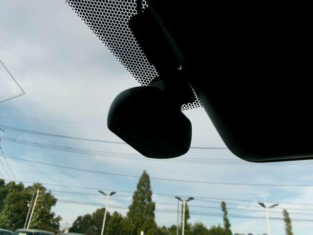 マーチ ボレロ　衝突軽減ブレーキ　車線逸脱警報　踏み間違い防止　純正メモリーナビ　バックビューモニタ　フロント＆バックソナー　　前後ドライブレコーダー　ＥＴＣ　オートライト　ハイビームアシスト　オートエアコン（8枚目）