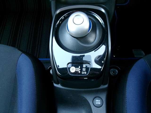 ノート e-パワー X ブラックアロー 純正メモリーナビ アラウンドビューモニター ドライブレコーダー インテリジェントルームミラー LEDヘッドランプ オートライト 衝突軽減ブレーキ 踏み間違い防止 車線逸脱警報 フロント&バックソナー(10枚目)