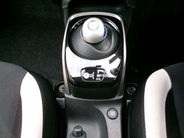 ノート e-パワー X 純正メモリーナビ アラウンドビューモニター ドライブレコーダー Bluetooth インテリジェントルームミラー LEDヘッドランプ 社外アルミホイール 衝突軽減ブレーキ 踏み間違い防止 車線逸脱警報(11枚目)