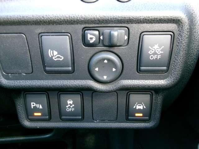 ノート ｅ－パワー　Ｘ　シーギア　ツーリングパッケージ装着車　ＡＬＰＩＮＥナビ　バックカメラ　ＥＴＣ　社外ドライブレコーダー　衝突軽減ブレーキ　踏み間違い防止　車線逸脱警報　ＬＥＤヘッドランプ　フォグランプ　オートライト　オートエアコン　インテリジェントキー（3枚目）