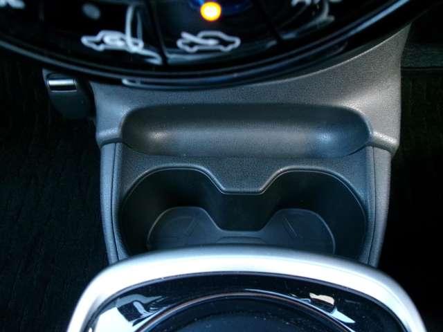 ノート ｅ－パワー　Ｘ　シーギア　ツーリングパッケージ装着車　ＡＬＰＩＮＥナビ　バックカメラ　ＥＴＣ　社外ドライブレコーダー　衝突軽減ブレーキ　踏み間違い防止　車線逸脱警報　ＬＥＤヘッドランプ　フォグランプ　オートライト　オートエアコン　インテリジェントキー（10枚目）