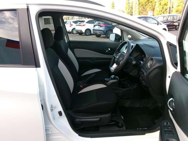 ノート ｅ－パワー　Ｘ　シーギア　ツーリングパッケージ装着車　ＡＬＰＩＮＥナビ　バックカメラ　ＥＴＣ　社外ドライブレコーダー　衝突軽減ブレーキ　踏み間違い防止　車線逸脱警報　ＬＥＤヘッドランプ　フォグランプ　オートライト　オートエアコン　インテリジェントキー（11枚目）