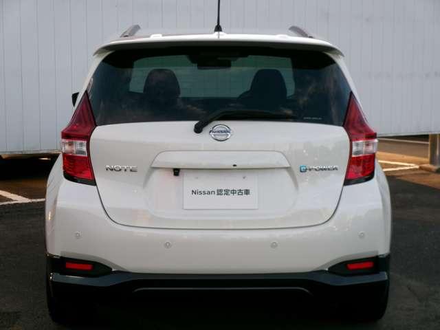 ノート ｅ－パワー　Ｘ　シーギア　ツーリングパッケージ装着車　ＡＬＰＩＮＥナビ　バックカメラ　ＥＴＣ　社外ドライブレコーダー　衝突軽減ブレーキ　踏み間違い防止　車線逸脱警報　ＬＥＤヘッドランプ　フォグランプ　オートライト　オートエアコン　インテリジェントキー（15枚目）