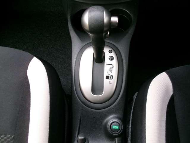 ノート X DIG-S ワンオーナー 当社下取車 純正CD一体型AM/FMチューナー ドライブレコーダー 衝突軽減ブレーキ 踏み間違い防止 車線逸脱警報 オートライト ハイビームアシスト インテリジェントキー オートエアコン(7枚目)