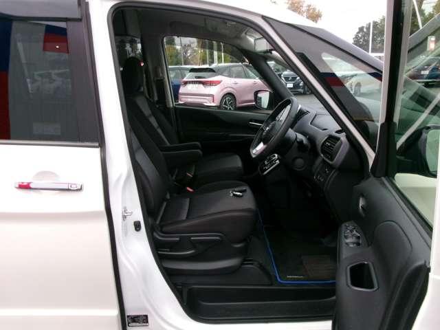 セレナ e-パワー ハイウェイスターV プロパイロット 純正メモリーナビ後席モニターアラウンドビューモニター 両側ハンズフリーオートスライドドア ドライブレコーダー ETC LEDヘッドランプ 衝突軽減ブレーキ 踏み間違い防止 車線逸脱警報(10枚目)