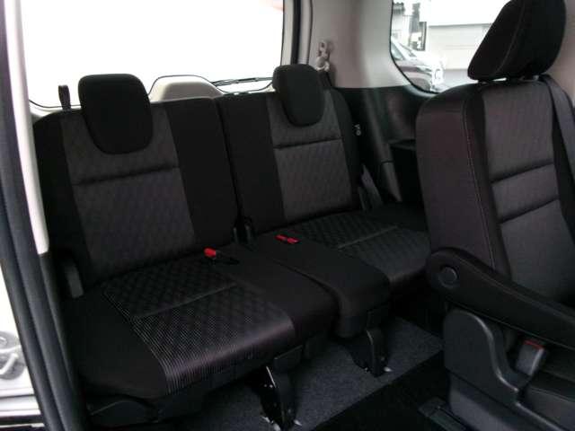 セレナ e-パワー ハイウェイスターV プロパイロット 純正メモリーナビ後席モニターアラウンドビューモニター 両側ハンズフリーオートスライドドア ドライブレコーダー ETC LEDヘッドランプ 衝突軽減ブレーキ 踏み間違い防止 車線逸脱警報(13枚目)