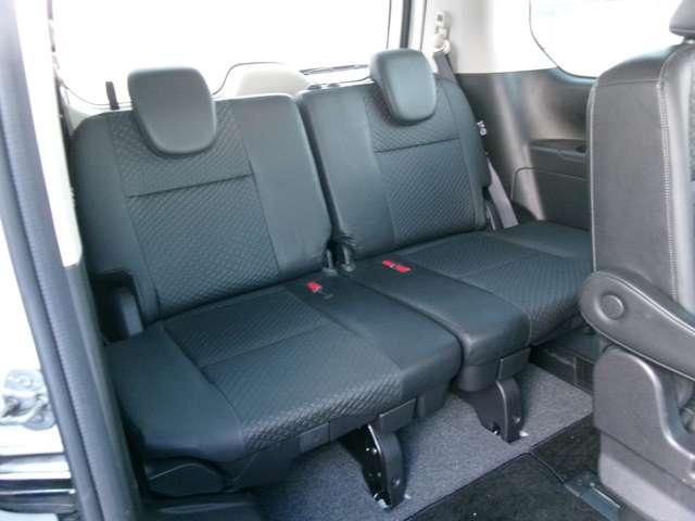 セレナ e-パワー ハイウェイスターV 純正10インチメモリーナビ 後席モニター プロパイロット 両側ハンズフリーオートスライドドア 前後ドライブレコーダー ETC 防水シート 16インチアルミホイール 衝突軽減ブレーキ 踏み間違い防止(13枚目)