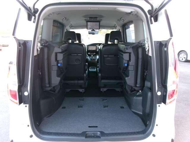 セレナ e-パワー ハイウェイスターV 純正10インチメモリーナビ 後席モニター プロパイロット 両側ハンズフリーオートスライドドア 前後ドライブレコーダー ETC 防水シート 16インチアルミホイール 衝突軽減ブレーキ 踏み間違い防止(14枚目)