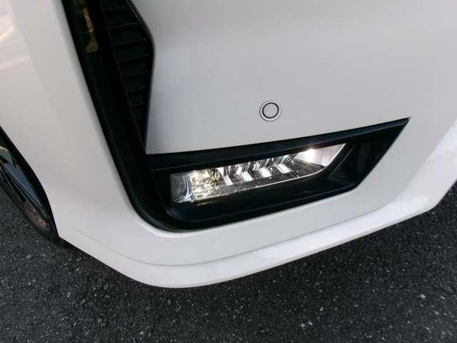 セレナ e-パワー ハイウェイスターV 純正10インチメモリーナビ 後席モニター プロパイロット 両側ハンズフリーオートスライドドア 前後ドライブレコーダー ETC 防水シート 16インチアルミホイール 衝突軽減ブレーキ 踏み間違い防止(19枚目)