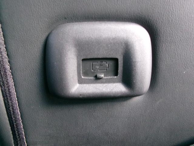 セレナ e-パワー ハイウェイスターV 純正10インチメモリーナビ 後席モニター プロパイロット 両側ハンズフリーオートスライドドア 前後ドライブレコーダー ETC 防水シート 16インチアルミホイール 衝突軽減ブレーキ 踏み間違い防止(34枚目)