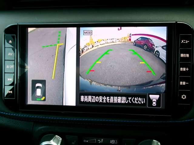 �A���E���h�r���[���j�^�[�B��̏ォ�猩���낷�悤�Ȏ��_�ŃX���[�X���ԁB