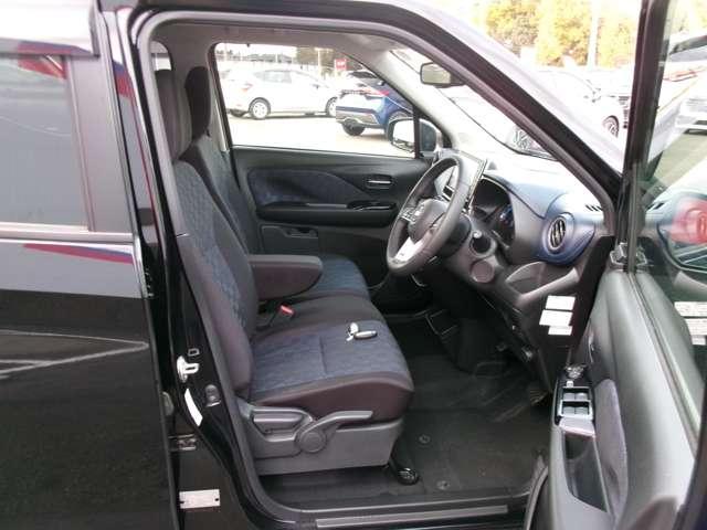 デイズ ハイウェイスター　Ｘ　純正メモリーナビ　アラウンドビューモニター　ドライブレコーダー　ＥＴＣ　Ｂｌｕｅｔｏｏｔｈ　フルセグＴＶ　ＬＥＤヘッドランプ　フォグランプ　オートライト　衝突軽減ブレーキ　踏み間違い防止　車線逸脱警報（12枚目）