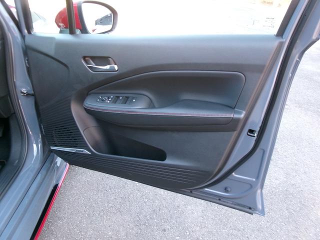 オーラ ニスモ　ＮｉｓｓａｎＣｏｎｎｅｃｔナビ　プロパイロット　ＢＯＳＥパーソナルプラスサウンド　運転席パワーシート　ステアリング・シートヒーター　アラウンドビューモニター　ドライブレコーダー　ＥＴＣ２．０（49枚目）