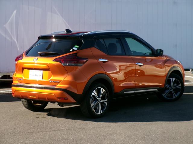 キックス X ツートーンインテリアエディション プロパイロット 純正メモリーナビ アラウンドビューモニター ETC 前後ドライブレコーダー インテリジェントルームミラー SOSコール ステアリング・シートヒーター 衝突軽減ブレーキ 車線逸脱警報(2枚目)