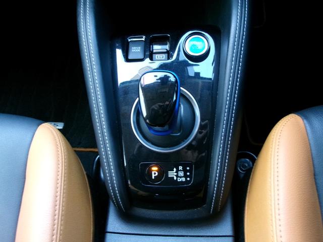 キックス X ツートーンインテリアエディション プロパイロット 純正メモリーナビ アラウンドビューモニター ETC 前後ドライブレコーダー インテリジェントルームミラー SOSコール ステアリング・シートヒーター 衝突軽減ブレーキ 車線逸脱警報(10枚目)