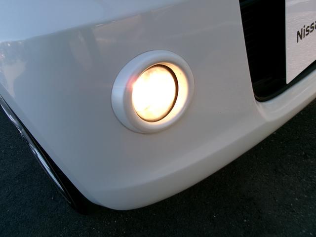 モコ ドルチェX 純正メモリーナビ バックカメラ メッキグリル バイキセノンヘッドランプ オートライト フォグランプ LEDリヤコンビランプ 専用シート地 本革巻ステアリング オートエアコン インテリジェントキー(19枚目)