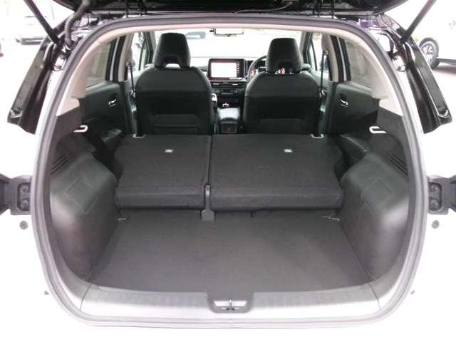 オーラ オーテック　スポーツスペック　純正メモリーナビ　アラウンドビューモニター　ステアリング　シートヒーター　インテリジェントルームミラー　運転席パワーシート　専用チューニングコンピューター　専用サスペンション　パフォーマンスダンパー（14枚目）