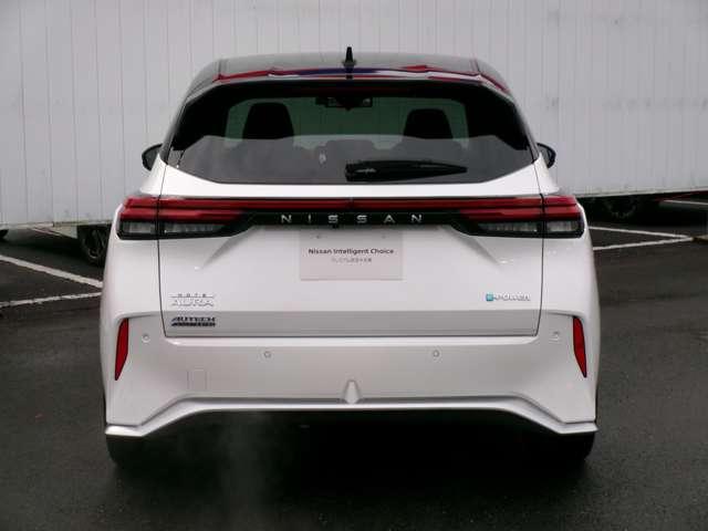 オーラ オーテック　スポーツスペック　純正メモリーナビ　アラウンドビューモニター　ステアリング　シートヒーター　インテリジェントルームミラー　運転席パワーシート　専用チューニングコンピューター　専用サスペンション　パフォーマンスダンパー（15枚目）