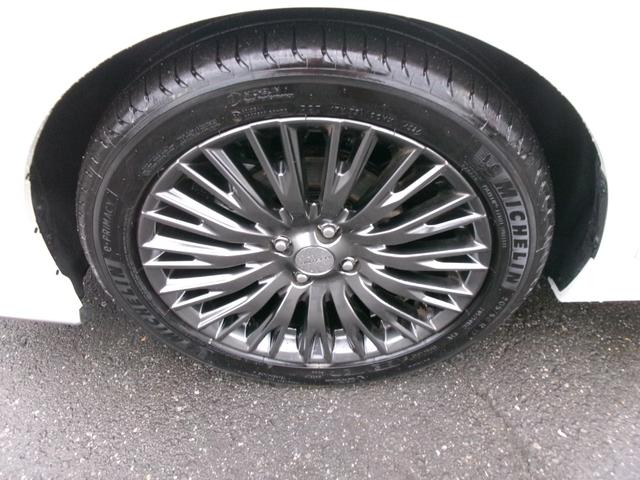 オーラ オーテック　スポーツスペック　純正メモリーナビ　アラウンドビューモニター　ステアリング　シートヒーター　インテリジェントルームミラー　運転席パワーシート　専用チューニングコンピューター　専用サスペンション　パフォーマンスダンパー（47枚目）