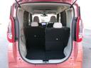 後席がスライドし、荷室広々。
