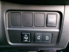 �ϥ󥺥ե꡼�����ȥ��饤�ɥɥ���ξ¦�˥���ƥꥸ����ȥ�����Хå���ݥ��åȤ����줿�ޤޡ����饤�ɥɥ��β���­��򥹥ä�����ƥ��äȰ��������ǥɥ�����ư�ǥ����ץ󥯥������� 2