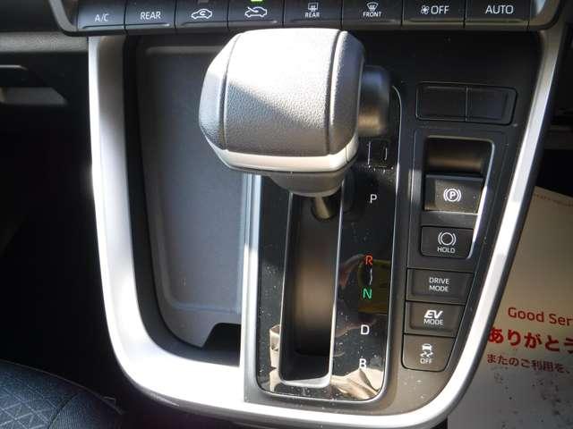 ランディ ハイブリッドG 寒冷地仕様 3列シート 両側電動スライドドア 4WD シートヒーター オートクルーズコントロール ソナー 衝突軽減(11枚目)