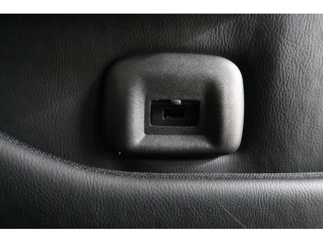 デリカミニ T プレミアム 禁煙 社有車 9型ナビ フルセグ(17枚目)