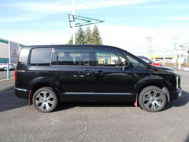 デリカD:5 G スマートキー 後席モニター バックカメラ(4枚目)