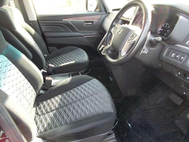 デリカD:5 G スマートキー 後席モニター バックカメラ(8枚目)