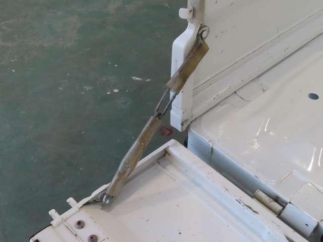 ＮＴ１００クリッパートラック ＤＸ　三方開　Ｗエアバッグ　運転席エアバック　ＰＳ　４ＷＤ　エアコンパワステ　ＡＢＳ　寒冷地仕様（8枚目）