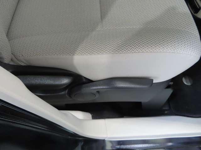 eKスペース M メモリーナビ・ドライブレコーダー パーキングセンサー フルセグTV デュアルエアバッグ LED バックモニター キーレスエントリーシステム 盗難防止装置 シートヒーター パワーウインドウ メモリーナビ(8枚目)